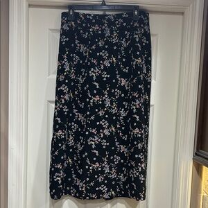 Bentley Plus Floral Midi Skirt in Black